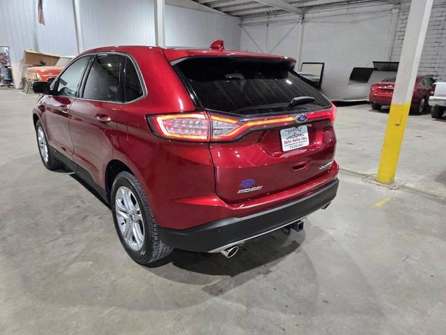 Photo of 2017 Ruby Red Ford Edge