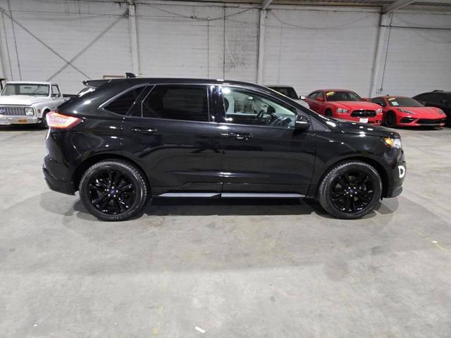 Photo of 2015 Tuxedo Black Metallic Ford Edge