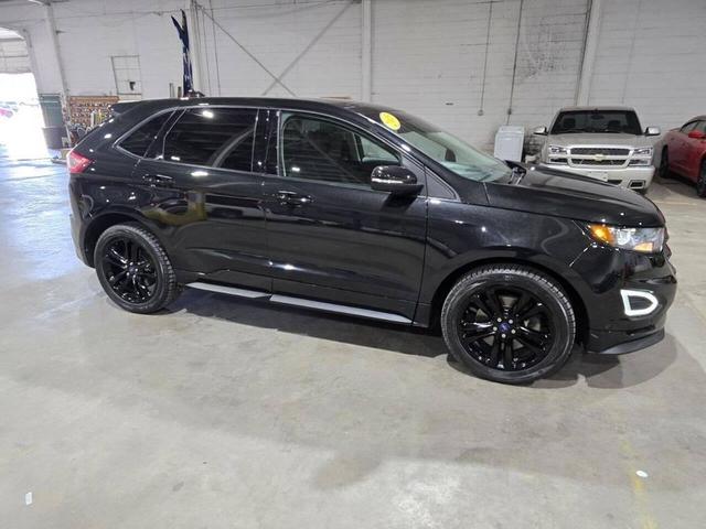 Photo of 2015 Tuxedo Black Metallic Ford Edge
