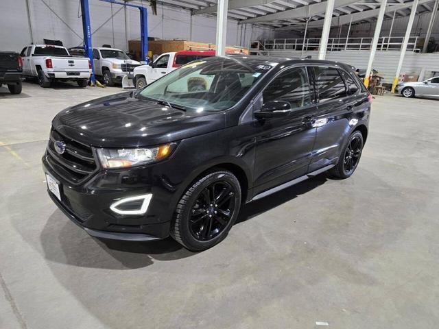 Photo of 2015 Tuxedo Black Metallic Ford Edge