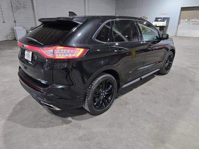 Photo of 2015 Tuxedo Black Metallic Ford Edge