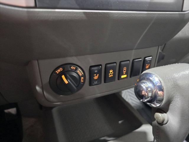 Photo of 2016 Arctic Blue Metallic Nissan Frontier
