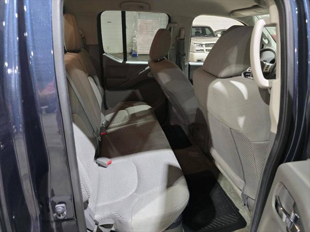 Photo of 2016 Arctic Blue Metallic Nissan Frontier
