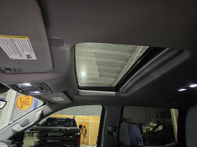 Photo of 2022 Black Chevrolet Silverado 1500
