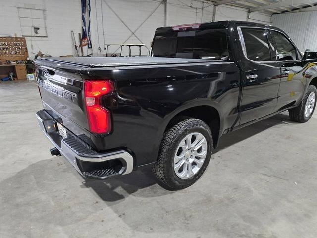 Photo of 2022 Black Chevrolet Silverado 1500