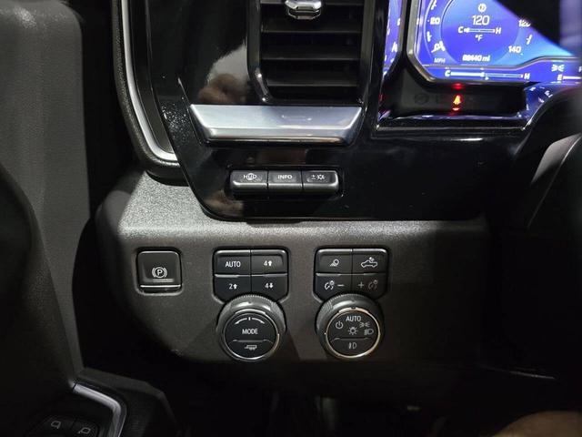 Photo of 2022 Black Chevrolet Silverado 1500