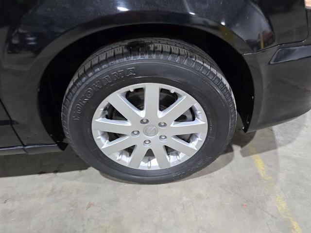 Photo of 2013 Brilliant Black Crystal Pearlcoat Chrysler Town & Country