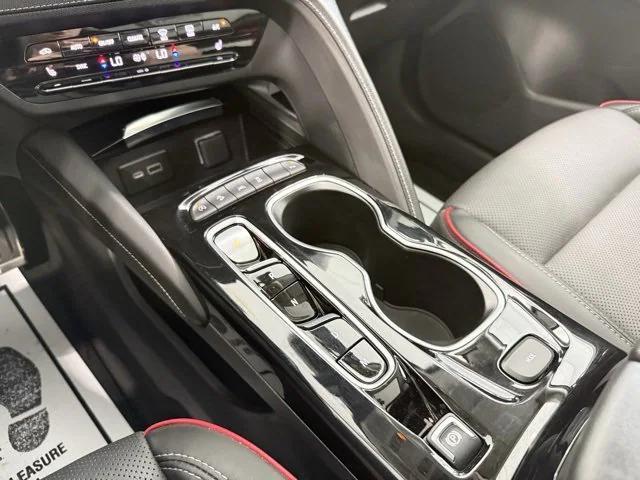 Photo of 2023 White Frost Tricoat Buick Envision