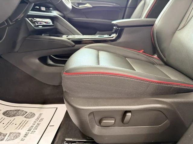 Photo of 2023 White Frost Tricoat Buick Envision
