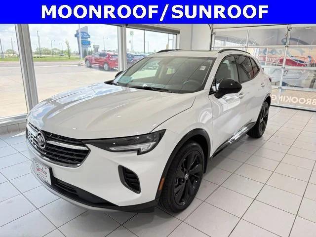 Photo of 2023 White Frost Tricoat Buick Envision