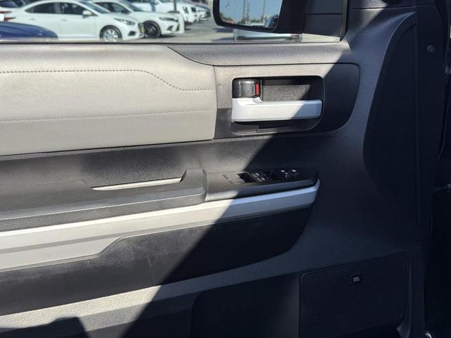 Photo of 2020 Midnight Black Metallic Toyota Tundra