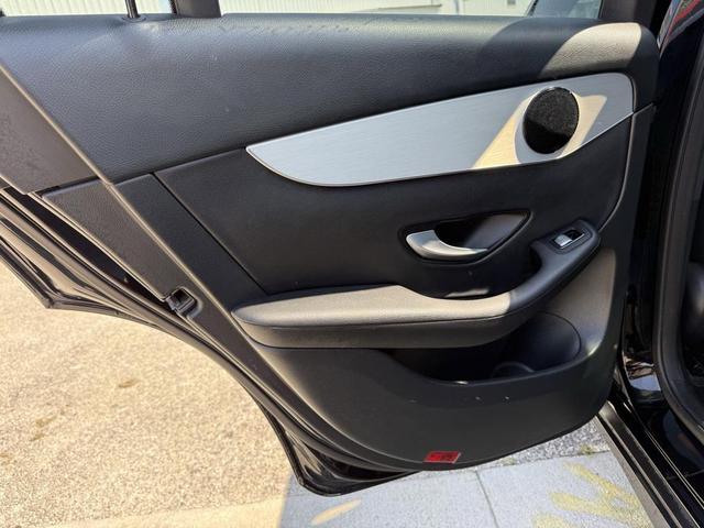 Photo of 2022 Black Mercedes-Benz GLC 300