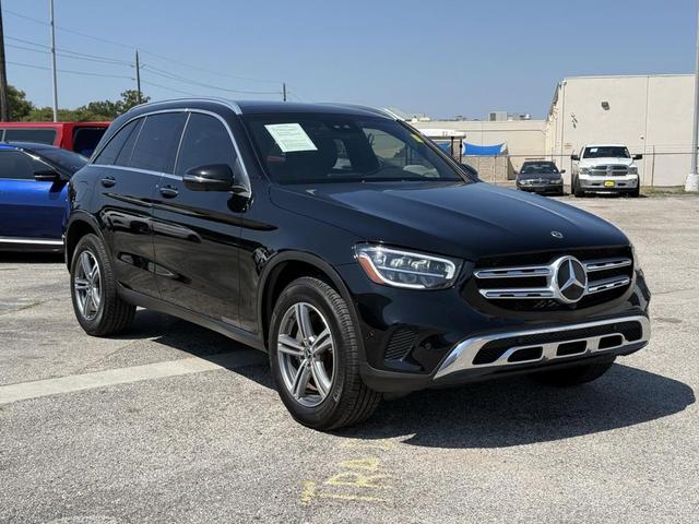 Photo of 2022 Black Mercedes-Benz GLC 300