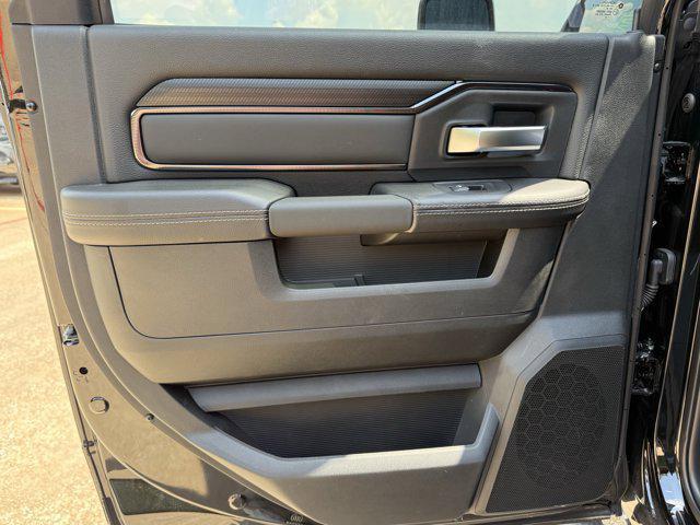 Photo of 2025 Diamond Black Crystal Pearlcoat RAM 2500
