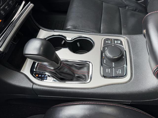 Photo of 2019 Granite Crystal Metallic Clearcoat Jeep Grand Cherokee