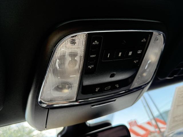 Photo of 2019 Granite Crystal Metallic Clearcoat Jeep Grand Cherokee