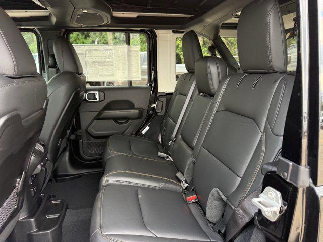 Photo of 2025 Black Clearcoat Jeep Wrangler
