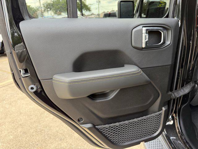 Photo of 2025 Black Clearcoat Jeep Wrangler