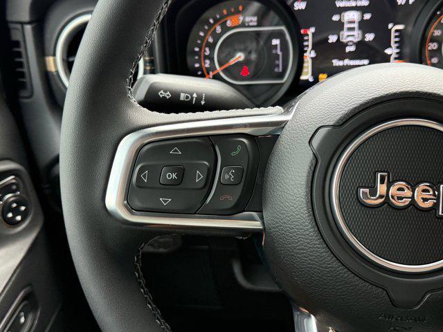 Photo of 2025 Black Clearcoat Jeep Wrangler