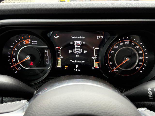 Photo of 2025 Black Clearcoat Jeep Wrangler