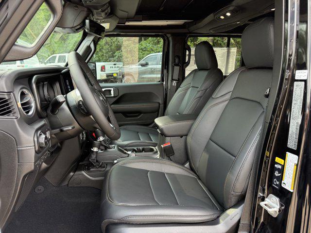 Photo of 2025 Black Clearcoat Jeep Wrangler