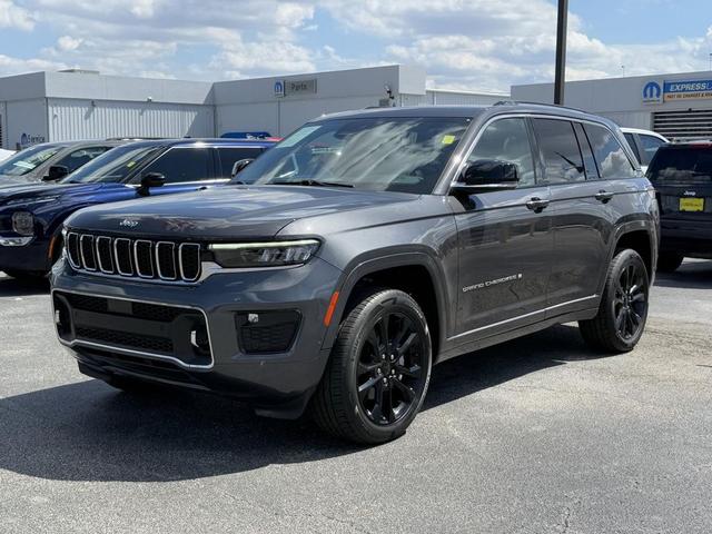 Photo of 2023 Baltic Gray Metallic Clearcoat Jeep Grand Cherokee