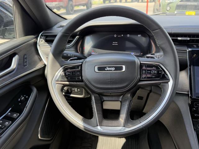 Photo of 2023 Baltic Gray Metallic Clearcoat Jeep Grand Cherokee