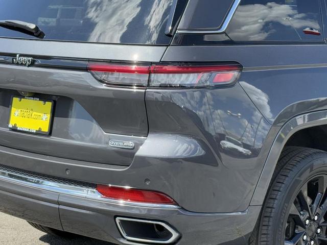 Photo of 2023 Baltic Gray Metallic Clearcoat Jeep Grand Cherokee