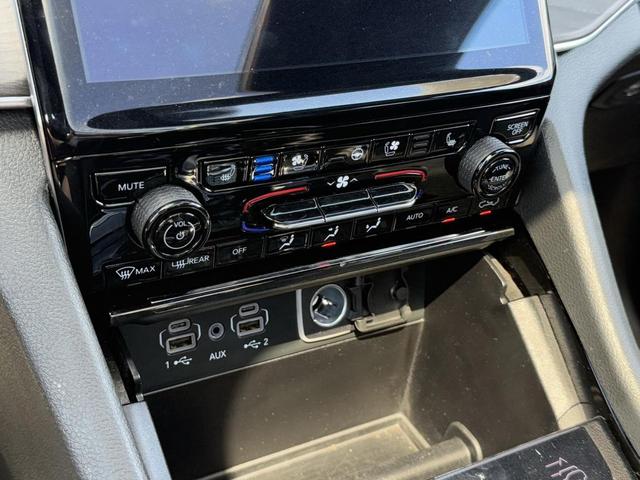 Photo of 2023 Baltic Gray Metallic Clearcoat Jeep Grand Cherokee