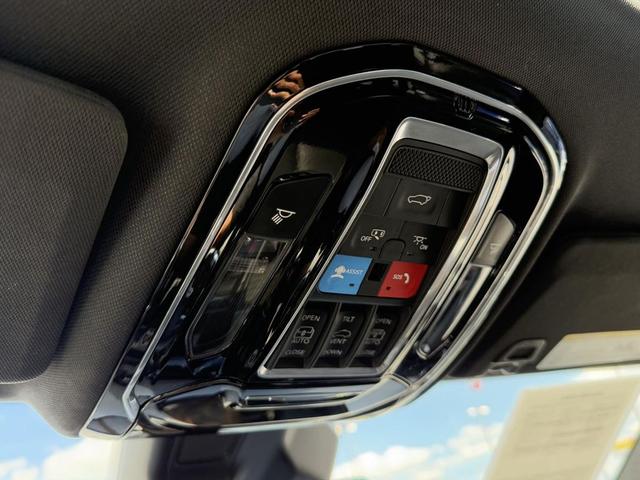 Photo of 2023 Baltic Gray Metallic Clearcoat Jeep Grand Cherokee