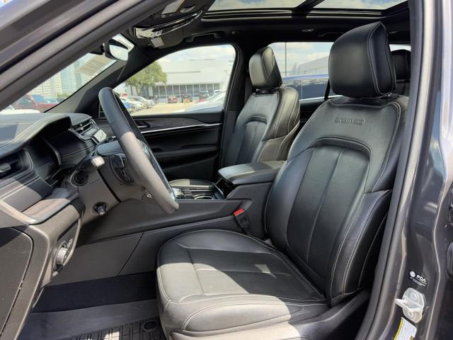 Photo of 2023 Baltic Gray Metallic Clearcoat Jeep Grand Cherokee