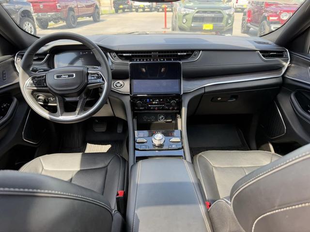Photo of 2023 Baltic Gray Metallic Clearcoat Jeep Grand Cherokee