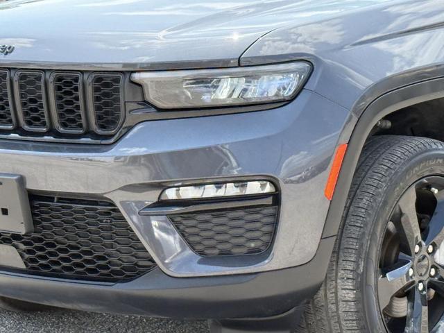 Photo of 2024 Baltic Gray Metallic Clearcoat Jeep Grand Cherokee