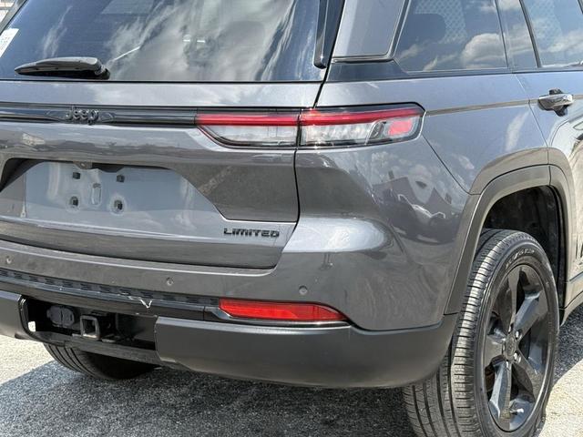Photo of 2024 Baltic Gray Metallic Clearcoat Jeep Grand Cherokee
