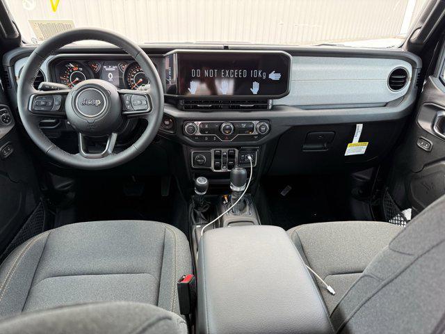 Photo of 2025 Black Clearcoat Jeep Wrangler