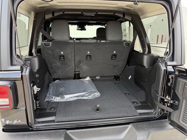 Photo of 2025 Black Clearcoat Jeep Wrangler
