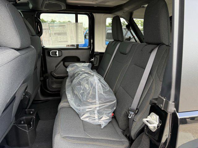 Photo of 2025 Black Clearcoat Jeep Wrangler