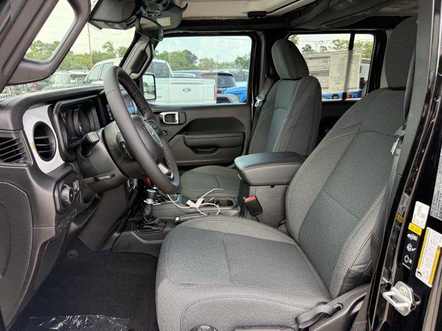 Photo of 2025 Black Clearcoat Jeep Wrangler