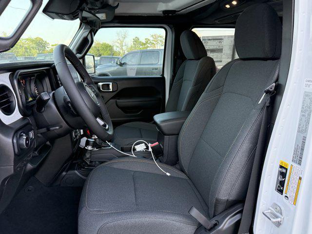 Photo of 2025 Bright White Clearcoat Jeep Wrangler