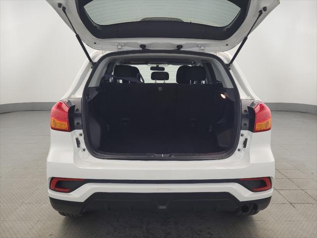 Photo of 2019 Pearl White Mitsubishi Outlander Sport