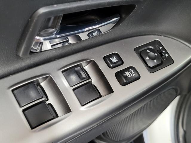Photo of 2019 Pearl White Mitsubishi Outlander Sport