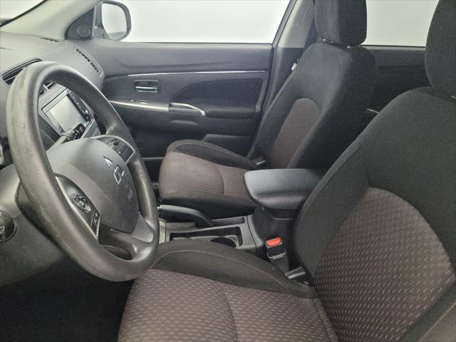 Photo of 2019 Pearl White Mitsubishi Outlander Sport