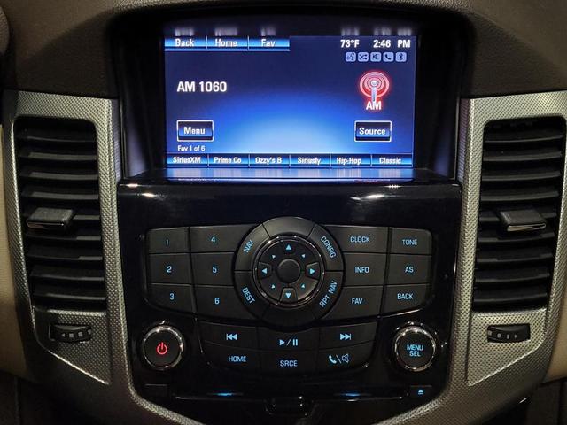 Photo of 2014 Summit White Chevrolet Cruze