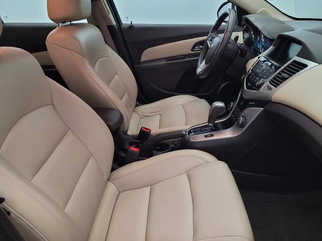 Photo of 2014 Summit White Chevrolet Cruze