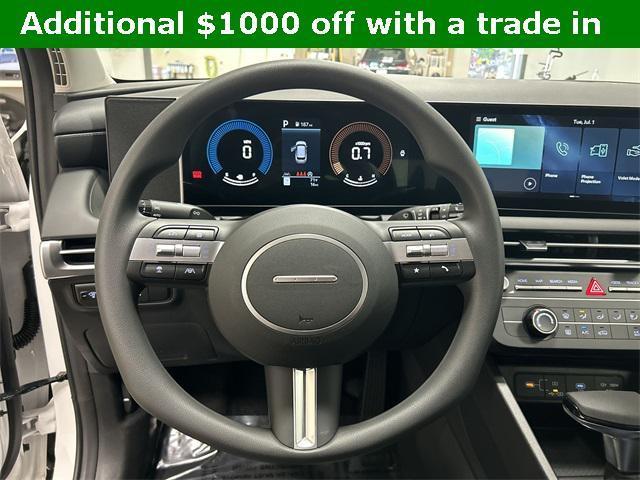 Photo of 2025 White Hyundai TUCSON