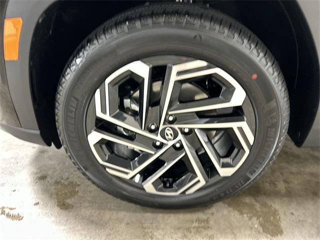 Photo of 2025 Black Hyundai TUCSON