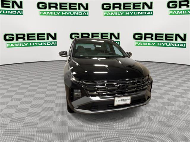Photo of 2025 Black Hyundai TUCSON