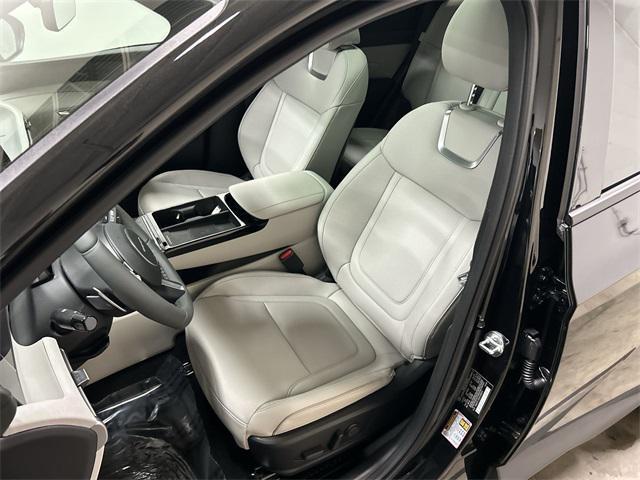 Photo of 2025 Black Hyundai TUCSON