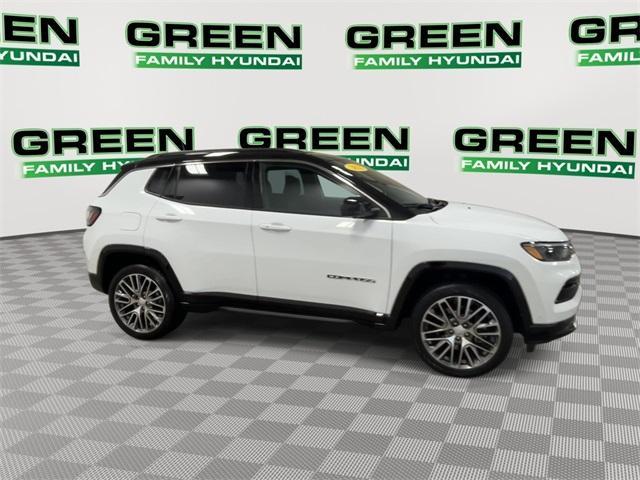 Photo of 2023 White Jeep Compass