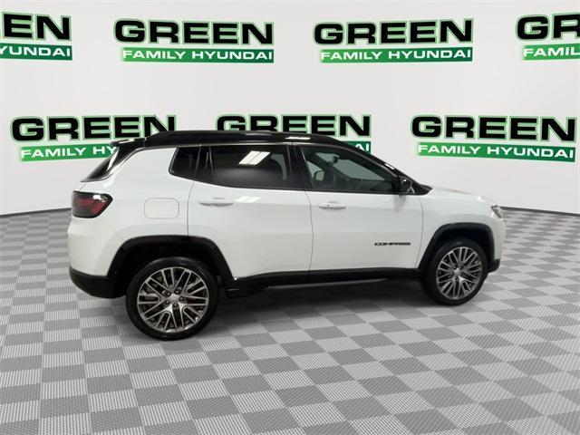 Photo of 2023 White Jeep Compass